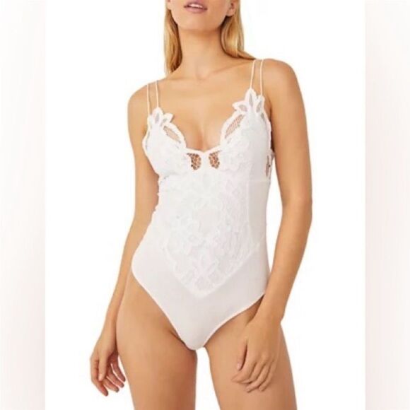 𝅺Free People Intimately Adella Bodysuit In White - Picture 2 of 6